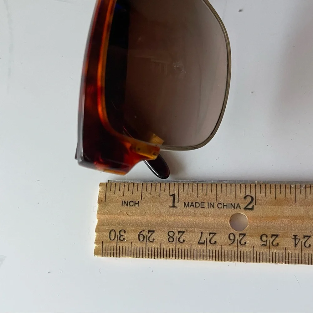 Stella McCartney wear scratches sunglasses